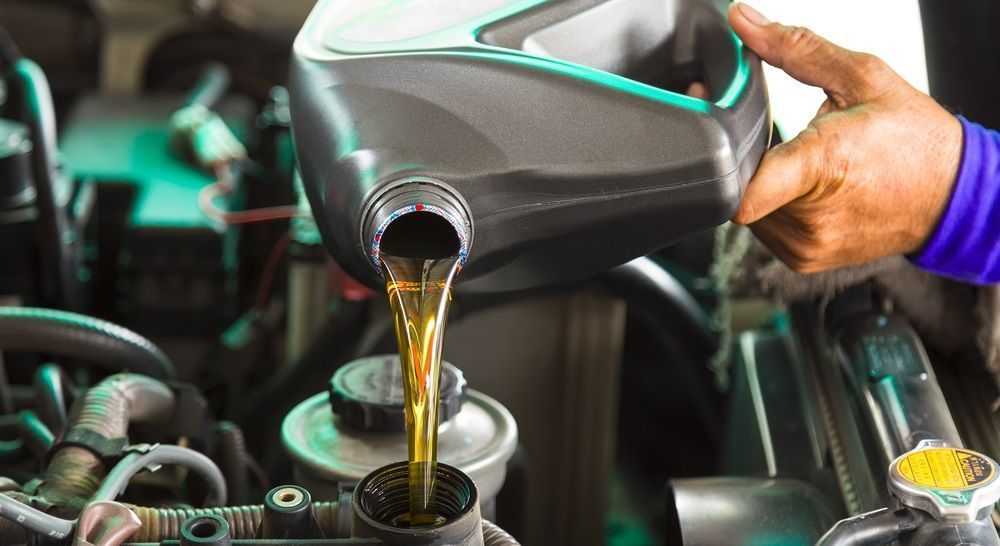 Ваш вопрос: можно ли добавлять масло в горячий двигатель? можно ли доливать масло в горячий двигатель?