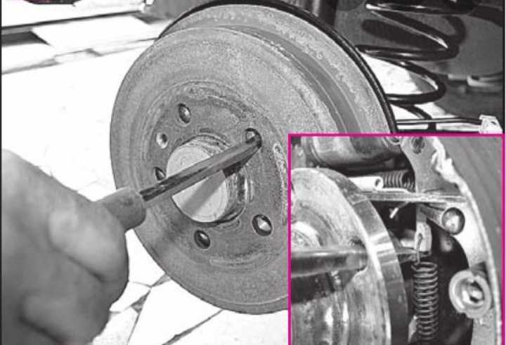 Ремонт суппорта | тормозной механизм заднего колеса (дисковый) | skoda fabia