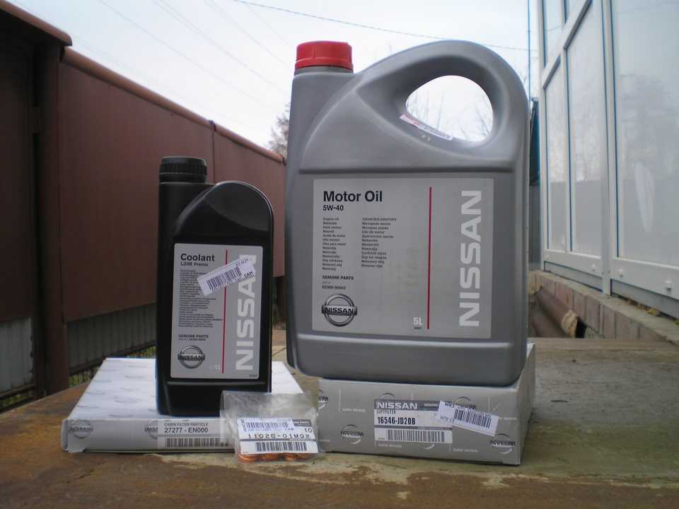 Какое масло кашкай 1.6. Масло Nissan Qashqai j10. Моторное масло в Ниссан Кашкай 1.6 j10. Масло Ниссан Кашкай 1,2. Ниссан Кашкай масло в двигатель 2.0.