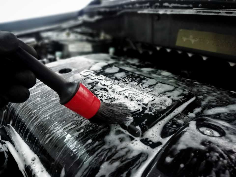 Как правильно мыть под капотом автомобиля: можно ли применять «керхер»