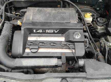 Двигатель VW AKQ 14литровый бензиновый двигатель Фольксваген 14 AKQ 16v производился с 1997 по 2000 год и ставился только на четвертое поколение Гольф,