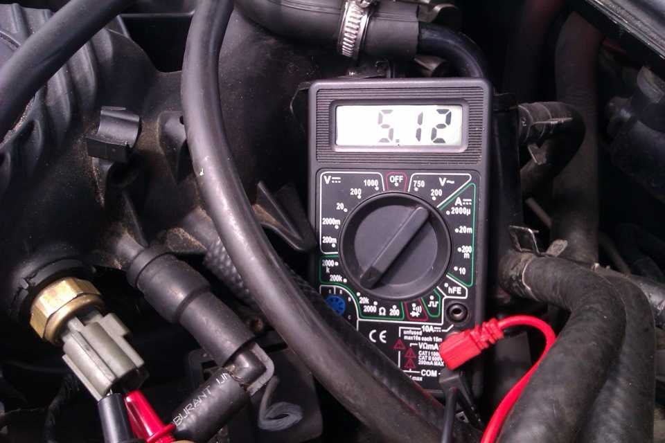 Проверка датчика температуры воздуха, поступающего в двигатель