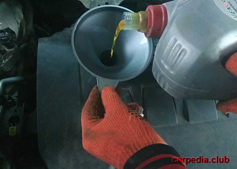 Можно ли доливать масло в горячий двигатель