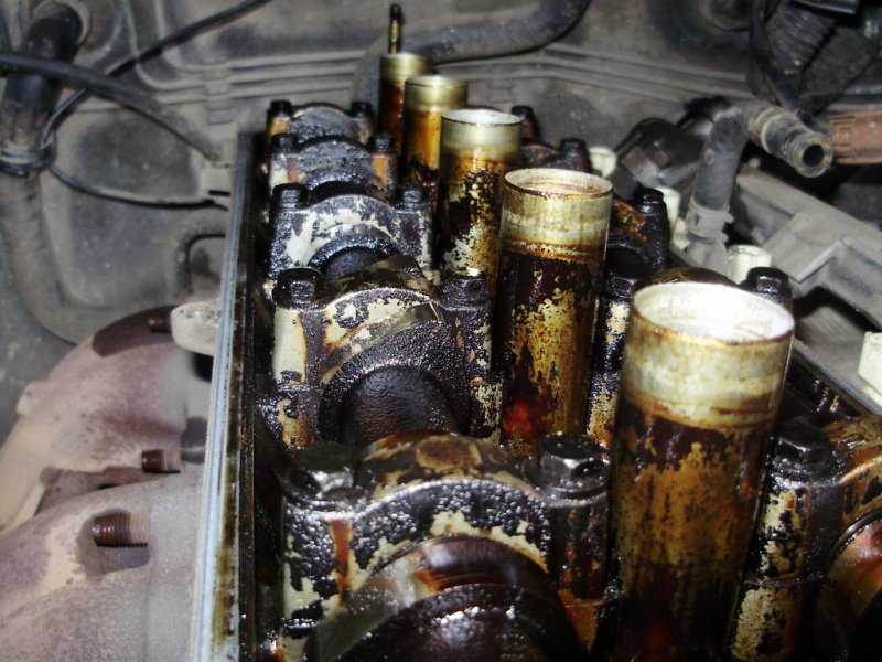Куда может уходить масло из двигателя: причины