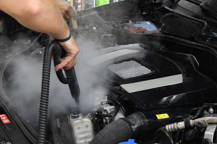 Как правильно мыть двигатель автомобиля керхером самому