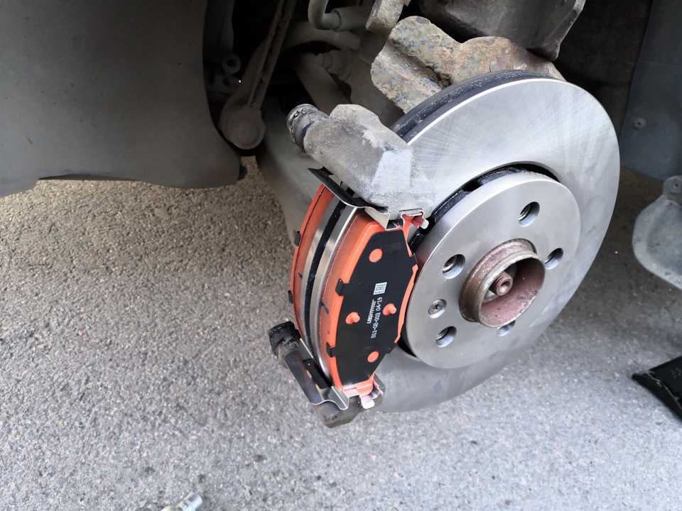 Снятие, капитальный ремонт и установка суппортов тормозных механизмов передних колес skoda - felicia