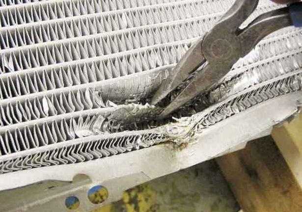Ремонт пластмассового бачка радиатора охлаждения своими руками