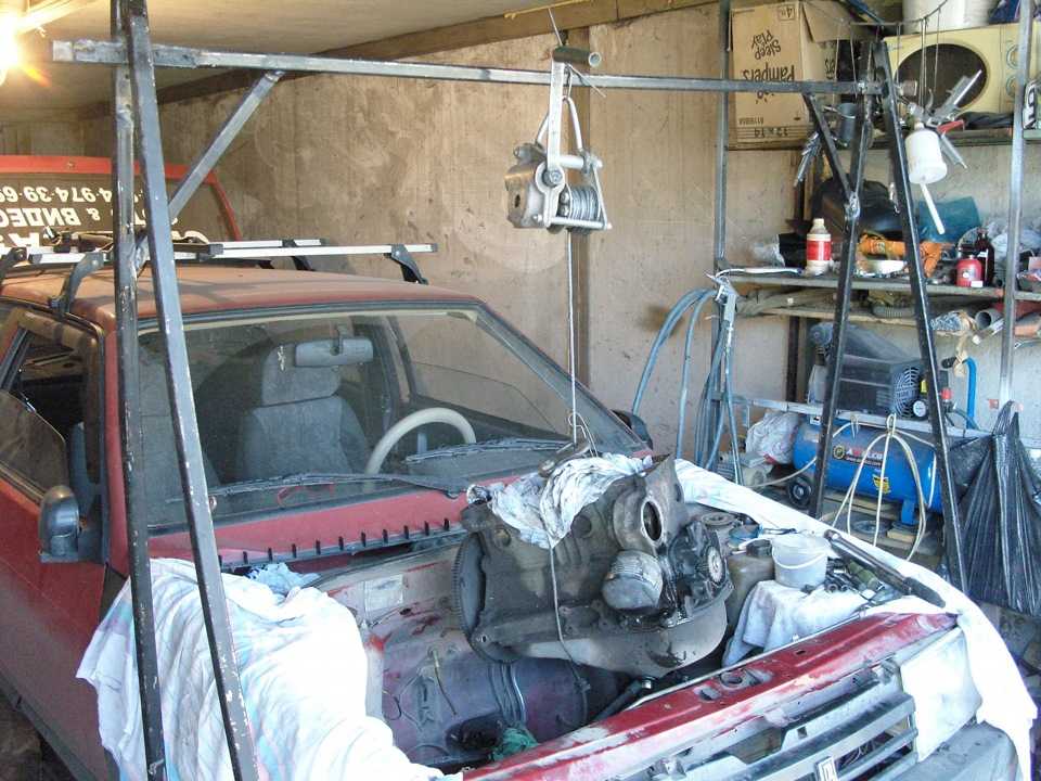 Как приподнять автомобиль для ремонта в гараже